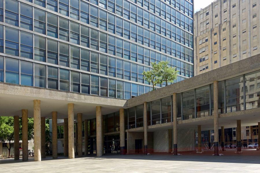 Ministry of Education and Culture by Lucio Costa and Le Corbusier, together with Oscar Niemeyer, Candido Portinari, Roberto Burle Marx. Designed in 1937 and inaugurated in 1943, it was considered the first modern building in Brazil. Copyright: Jason Baumann.