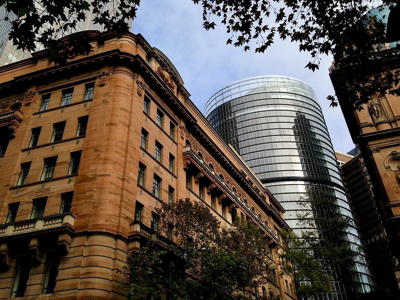 1 Bligh Street by Architectus, in association with Ingenhoven Architects (Germany). Featured on SAW1: “The City: Sydney” architectural walking tour. Copyright: Eoghan Lewis.