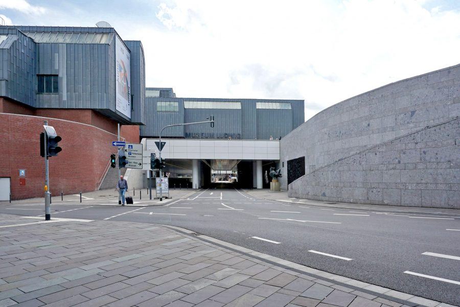 New developments in the heart of the city, on the Cologne cathedral square: here the southern view towards Museum Ludwig. Copyright: Marlene Zeltwanger.