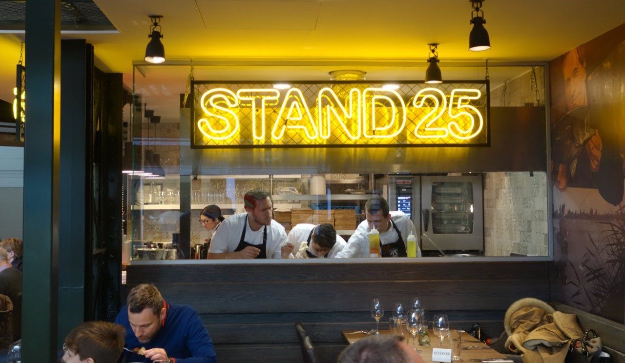 The open kitchen of Stand 25, on the ground floor of this market in Budapest. Copyright: Csaba Magarósi.