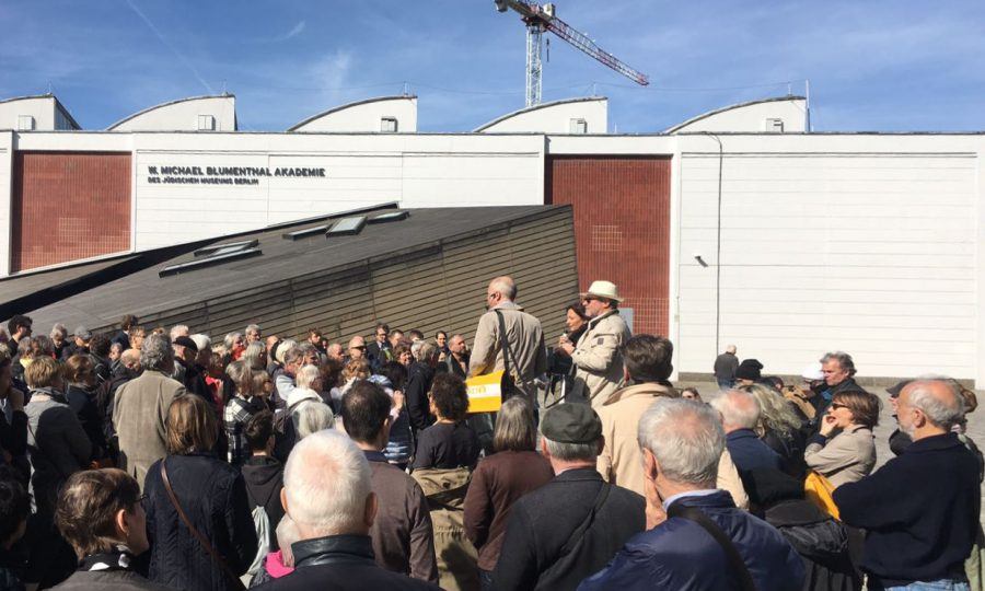 Free public tour starting at the Jewish Academy - Guiding Architects