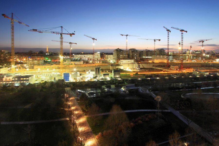 Night view of the building Site of Clichy Batignolles - Guiding Architects 