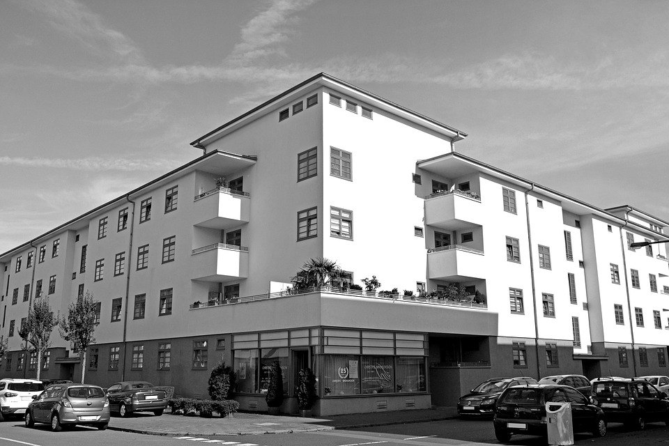 View of a Bauhaus-inspired social housing - Guiding Architects