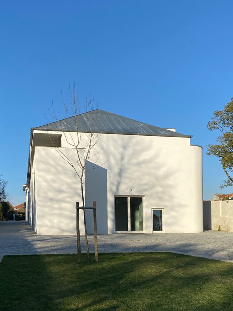 Serralves: Cinema House Manoel de Oliveira; architect: Siza Vieira, 2019. Photo by ©Maria Melo, Cultour, Guiding Architects