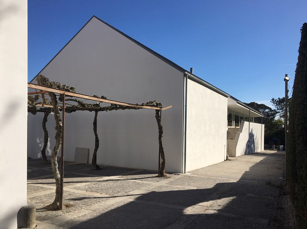 Serralves: Cinema House Manoel de Oliveira; architect: Siza Vieira, 2019. Photo by ©João Correia, Cultour, Guiding Architects