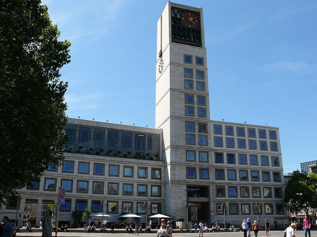 The town hall on the market square in Stuttgar. Photo by ©Silesia711