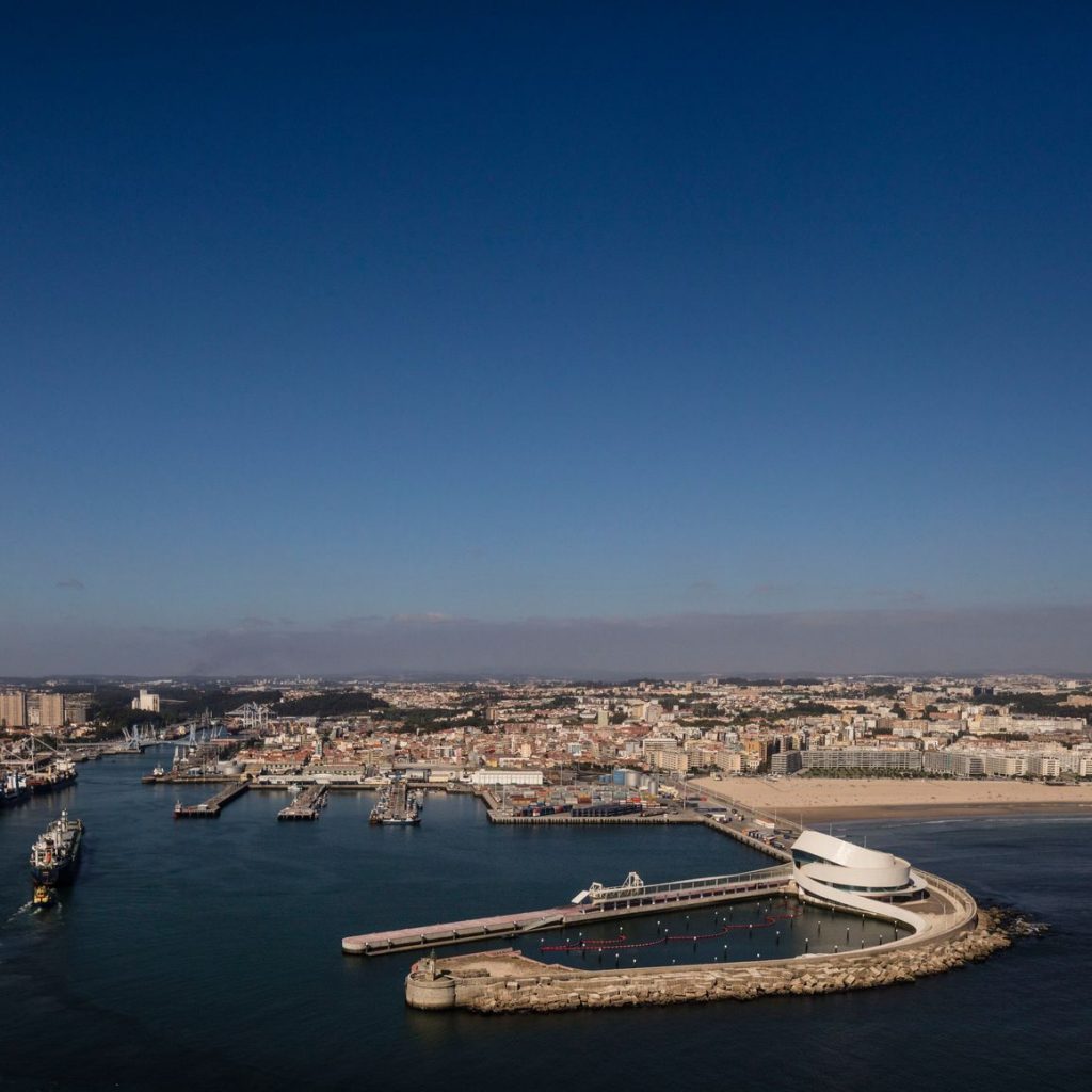 Porto: Cruise Terminal. Photo by ©FG + SG Fernando Guerra and Sérgio Guerra