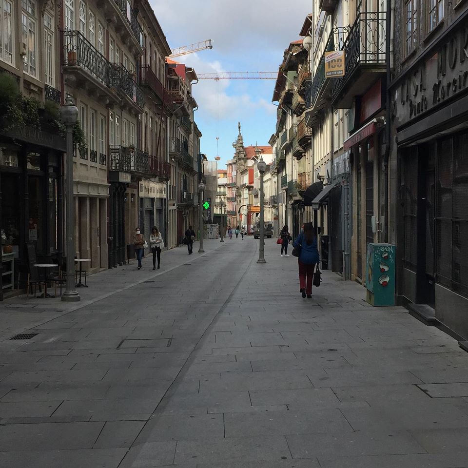 Porto: Rua das Flores. Photo by ©Isabel Correia