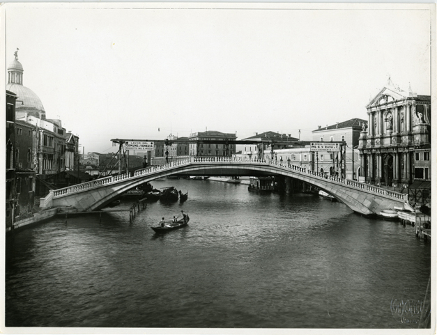 Eugenio Miozzi: Ponte degli Scalzi under construction. Photo by ©Comune di Venezia Archivi Fotografici e Digitali “Fondo Fotografico Giacomelli”