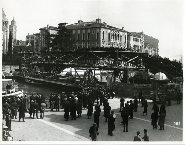 Ponte dell’Accademia under construction. Photo by ©IUAV, Archivio Progetti, Fondo Eugenio Miozzi