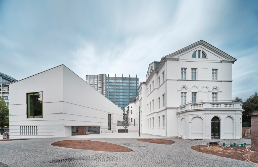 New and old – frontal view. Photo by: ©Norbert Miguletz ©Jüdisches Museum Frankfurt - Jewish Museum