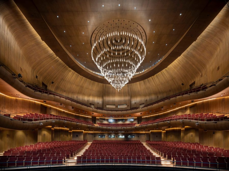 Interior of the main concert hall . Photo by: ©Emre Dörter (Tabanlıoğlu Architects) - Istanbul Opera House