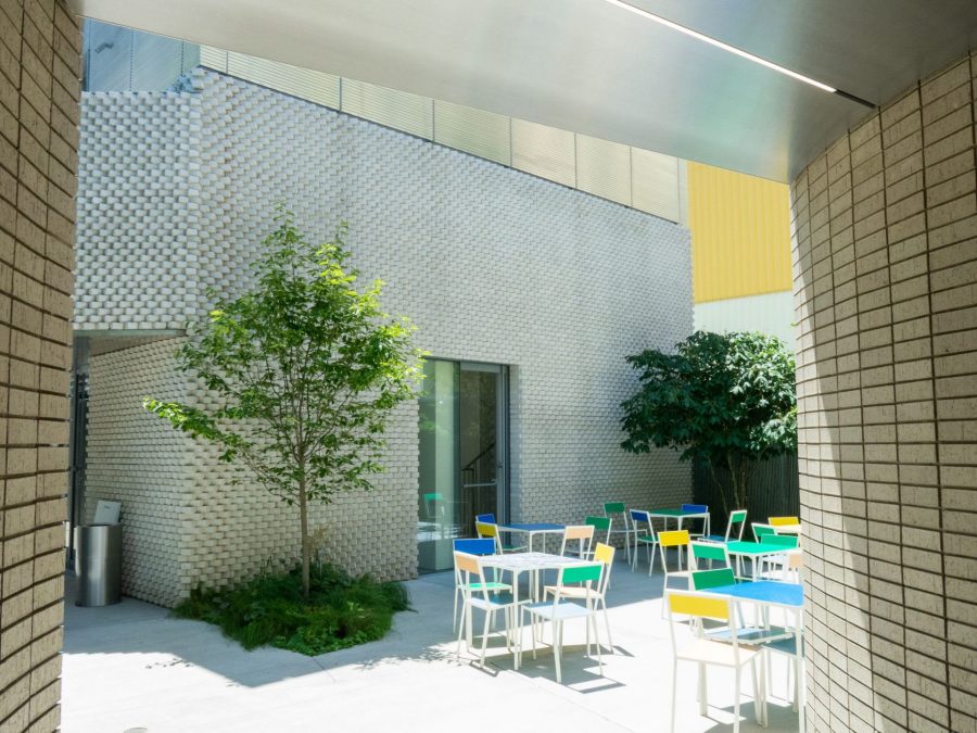 Courtyard between Maujer & Grand Street. - Amant Art Foundation SO IL