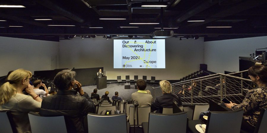 Initial presentation and discussion. Photo by: ©Ivan Němec
