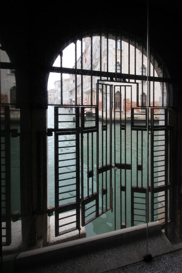 “Porta d’acqua” in the main room on the ground floor. Photo by: ©Sandra Moretto