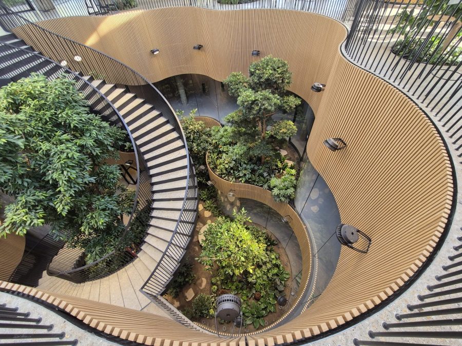 Winter Garden in the atrium of the pavilion, connecting the restaurant to the underground parking. - puerto de Copenhague